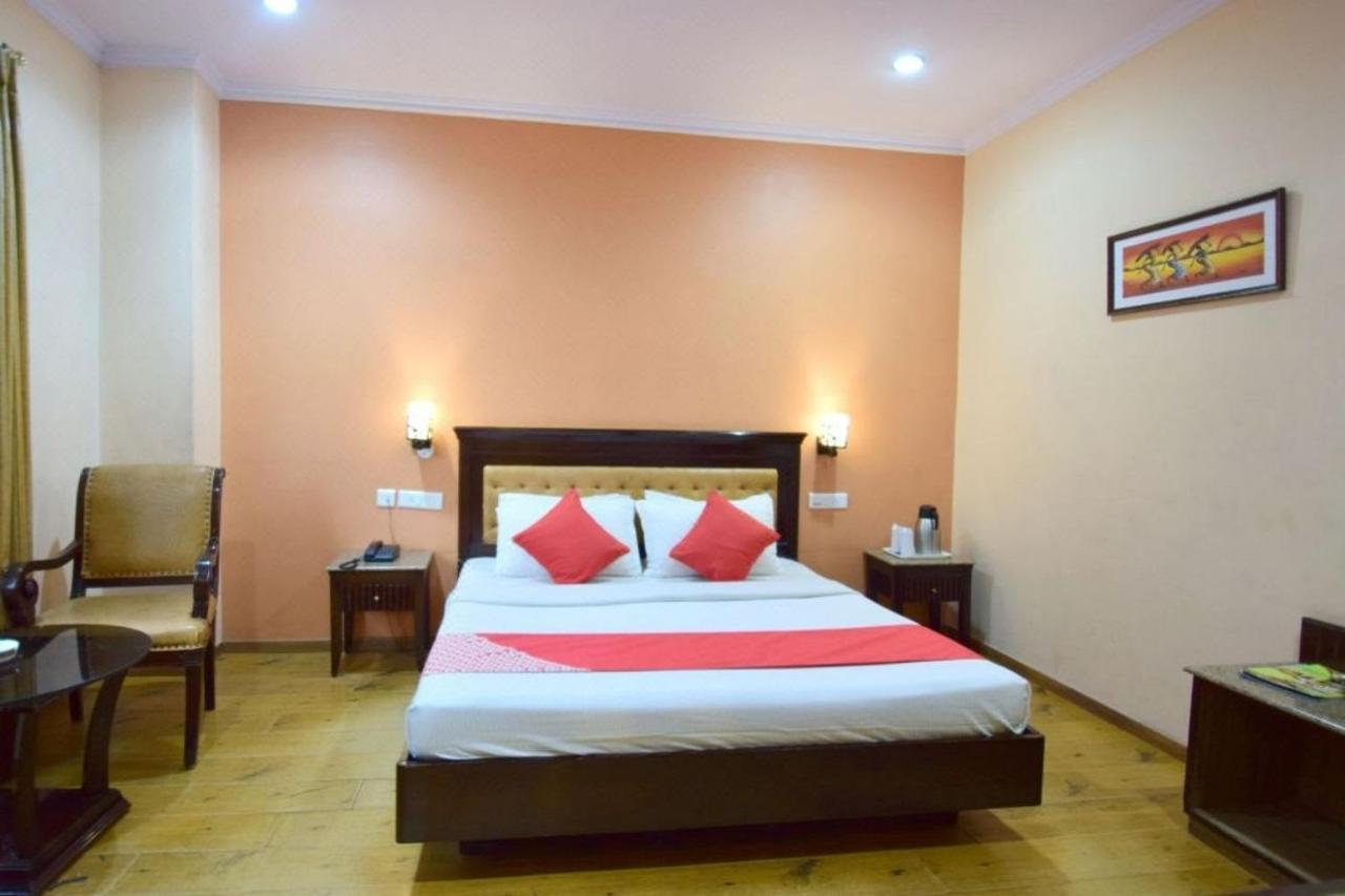 Goroomgo Marc Shimla Near Mall Road - Luxury Room - Excellent Service - Ample Parking - Best Hotel In ชิมลา ภายนอก รูปภาพ