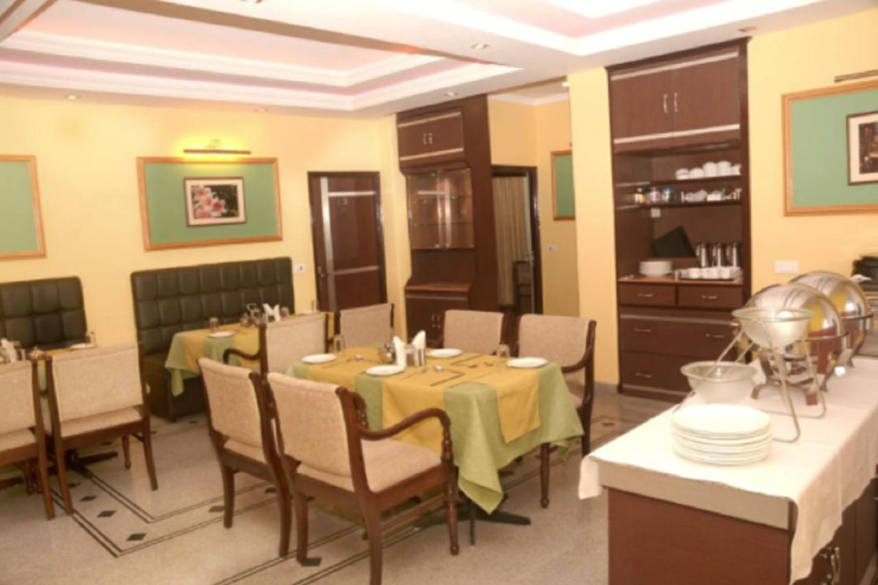 Goroomgo Marc Shimla Near Mall Road - Luxury Room - Excellent Service - Ample Parking - Best Hotel In ชิมลา ภายนอก รูปภาพ
